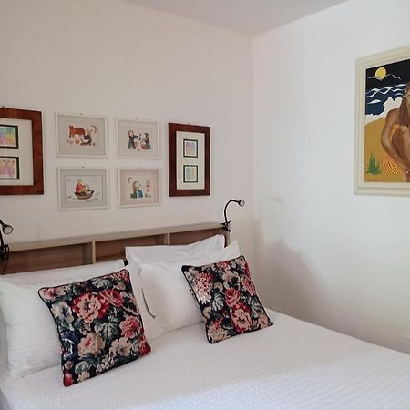 B&B S. Trinita 18 Suites & Rooms Тренто Экстерьер фото