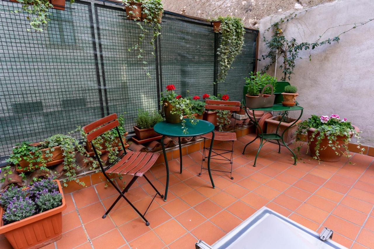 B&B S. Trinita 18 Suites & Rooms Тренто Экстерьер фото