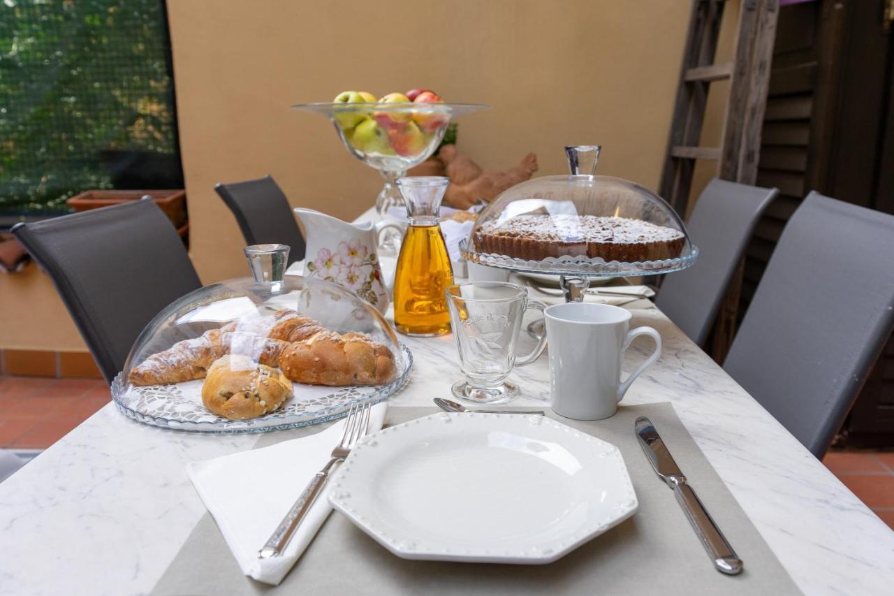 B&B S. Trinita 18 Suites & Rooms Тренто Экстерьер фото