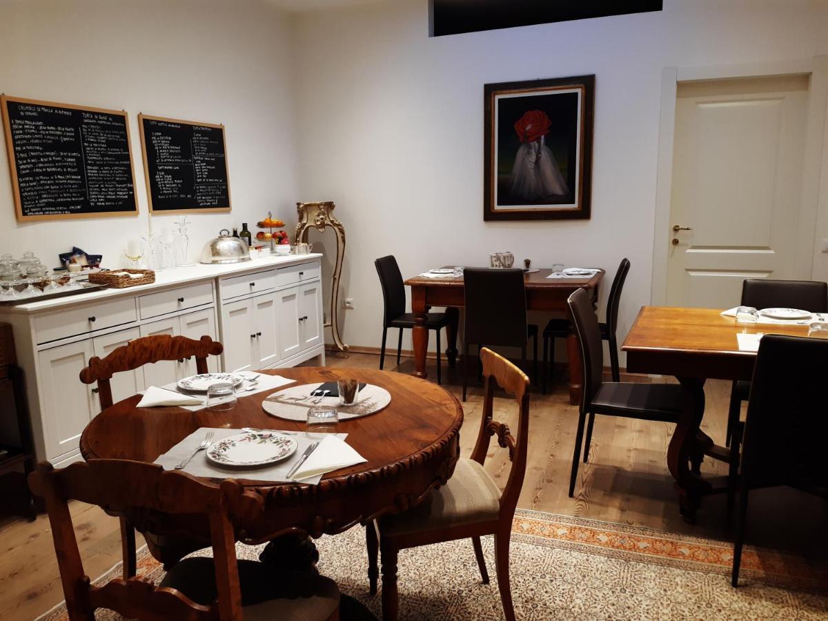 B&B S. Trinita 18 Suites & Rooms Тренто Экстерьер фото