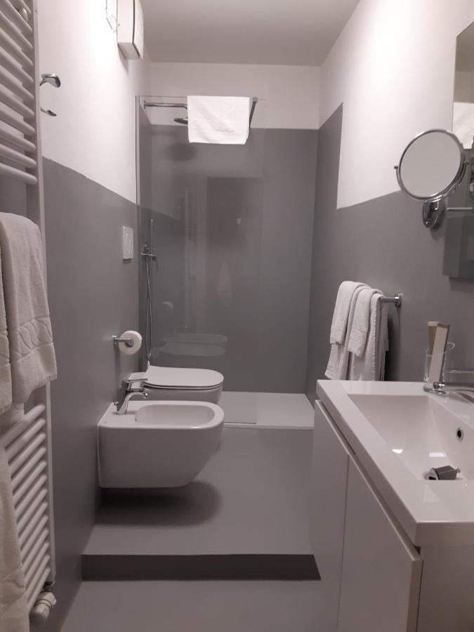 B&B S. Trinita 18 Suites & Rooms Тренто Экстерьер фото